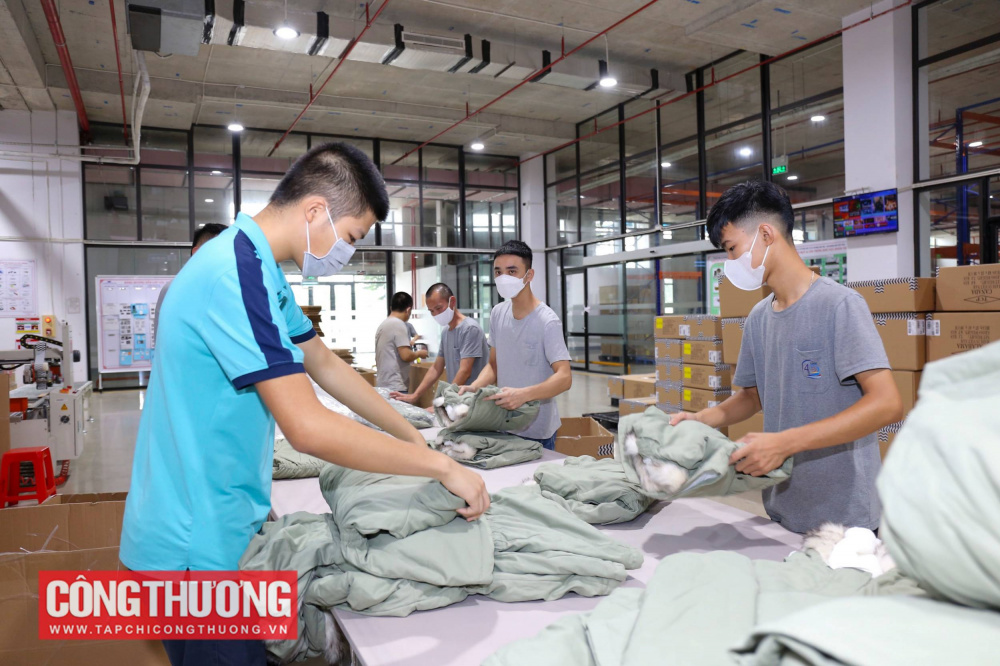 bo-truong-nguyen-hong-dien-tham-nha-may-det-may-tng-thai-nguyen_6933cbf91fb3c công nghiệp