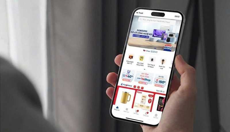 Mua sắm trên app ngân hàng đang trở thành thói quen mới của nhiều người dùng Mua sắm trên app ngân hàng đang trở thành thói quen mới của nhiều người dùng