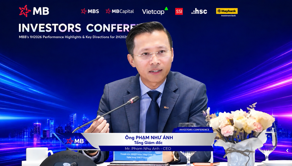 Lãnh đạo MB: Lãi suất còn dư địa giảm, chiến lược dài hạn vẫn đặt khách hàng ở trung tâm